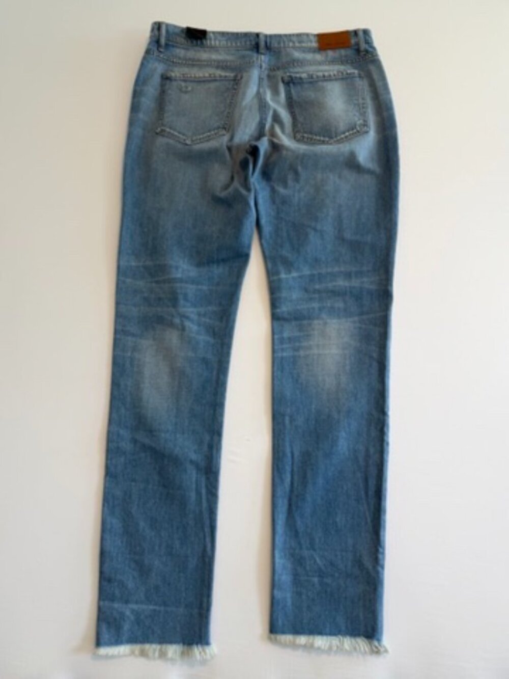 Ei8ht Dreams Slim Boyfriend Distressed Denim Blue Jeans 31 NWT - Picture 6 of 13